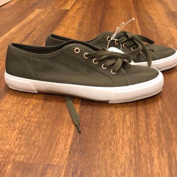 Bundle of Old Navy Canvas Shoes - Picture 4 of 8